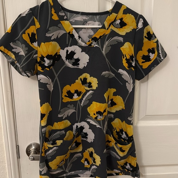 Colorful Patterned Scrub Tops - Picture 8 of 11